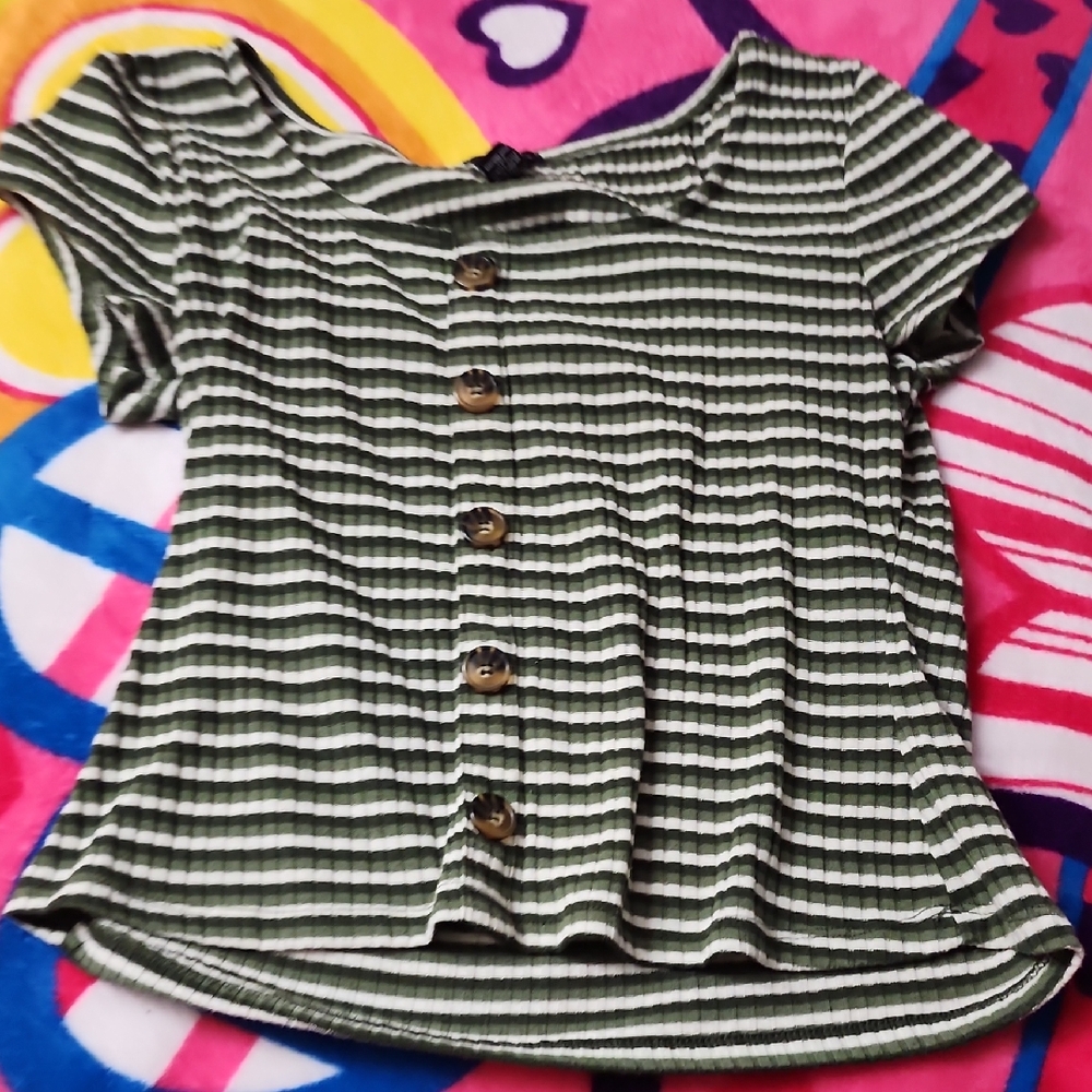 Rue21 Green and White Short Sleeve Tee
